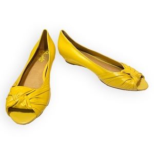 New Seychelles Bright Yellow Leather Peep Toe Mini Wedge - Size 8